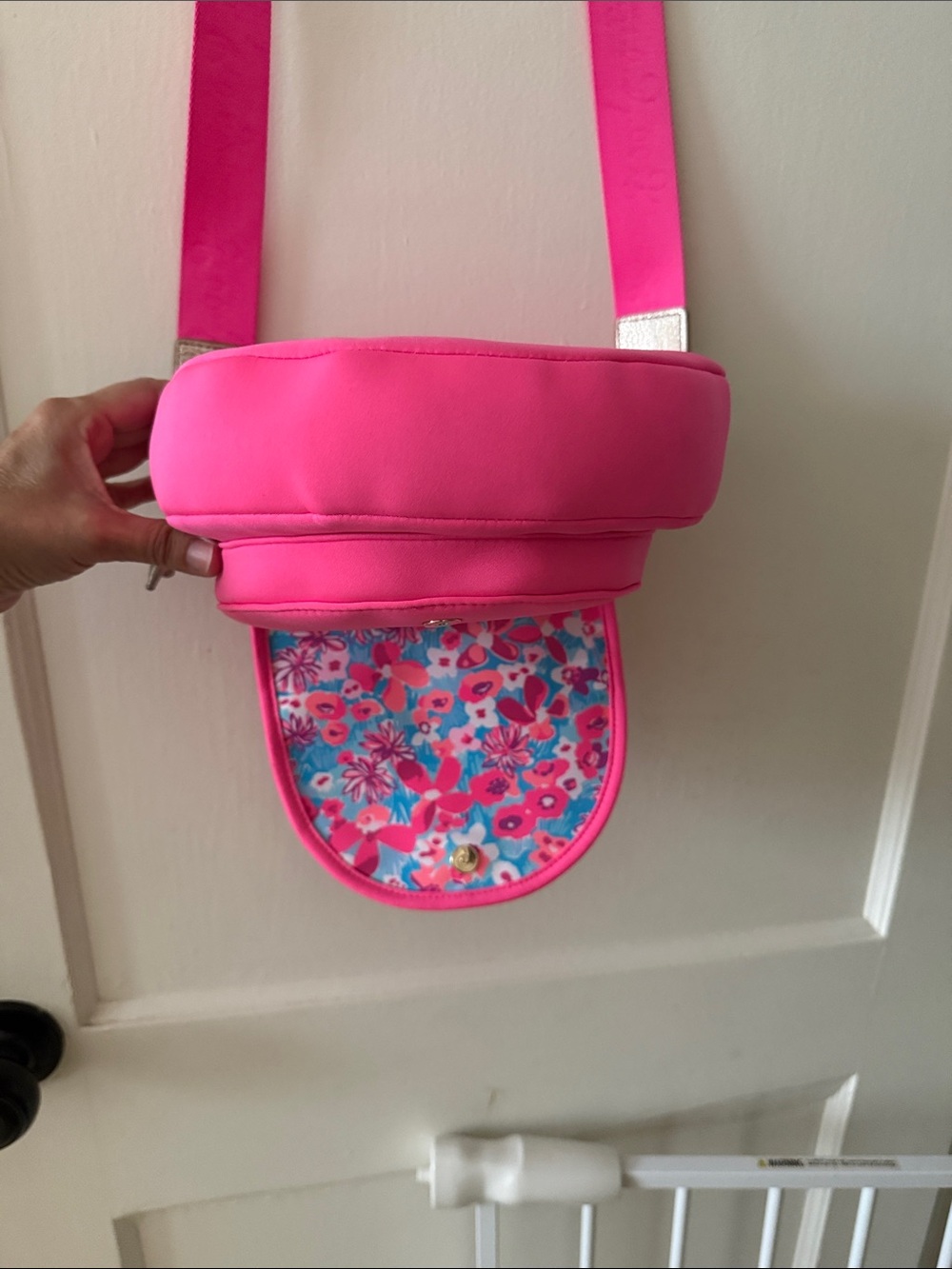 Lilly Pulitzer Hot Pink Crossbody Bag with Floral Lining - Picture 8 of 8